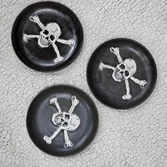 Threshold SKULL Stoneware Appetizer Plates in Black, 6.125", Set of 3 - Picture 1 of 4